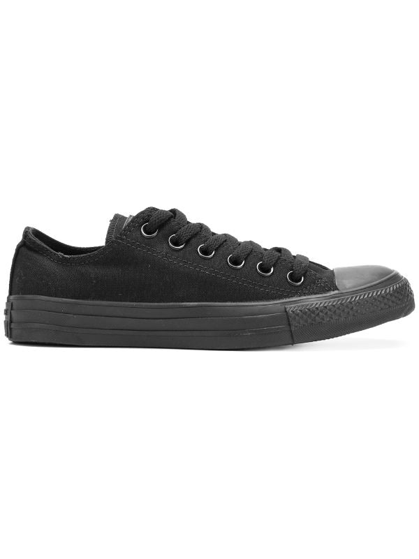 Converse
Chuck Taylor All Star low tops