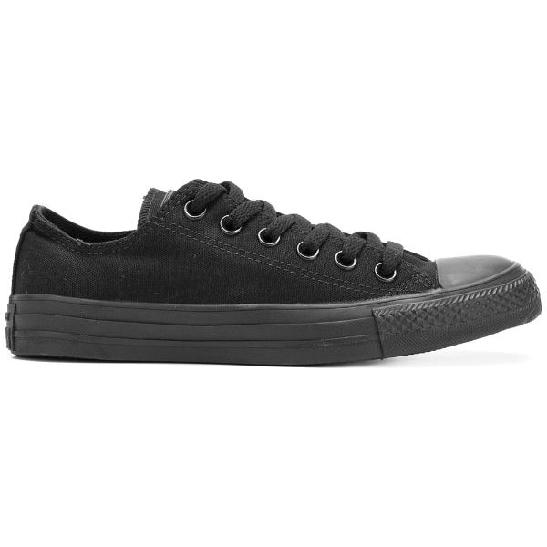 Converse
Chuck Taylor All Star low tops