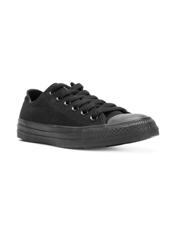 Converse
Chuck Taylor All Star low tops