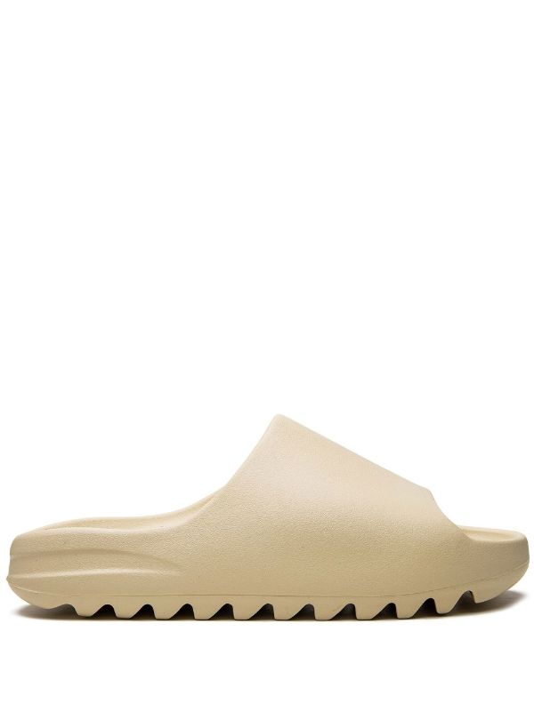 adidas YEEZY "Bone (2022 Restock)" slides