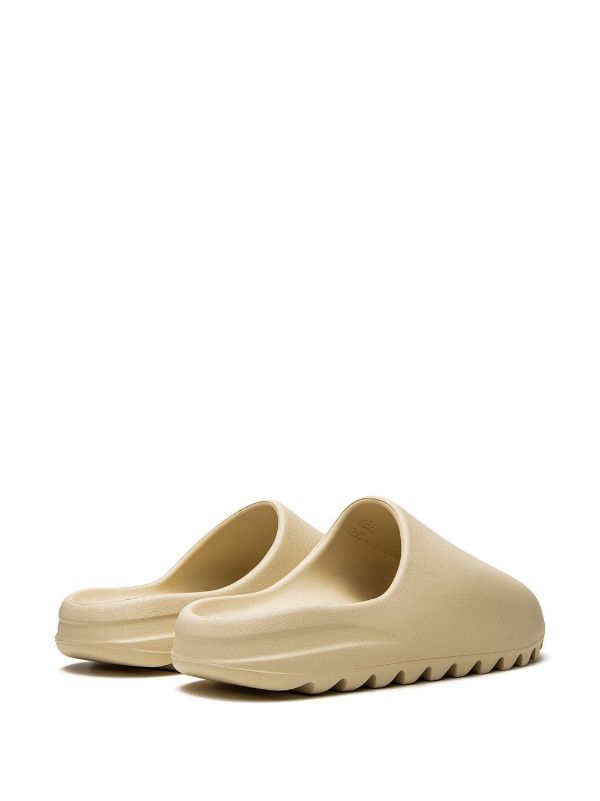 adidas YEEZY "Bone (2022 Restock)" slides